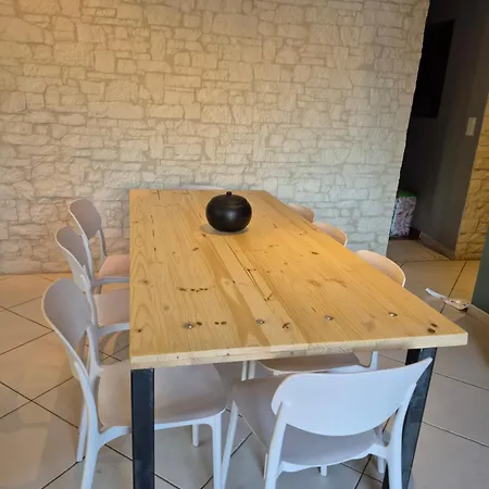 Maison De Gare, 8 Personnes, 20 Min Puy Du F Villa *