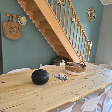 Maison De Gare, 8 Personnes, 20 Min Puy Du F