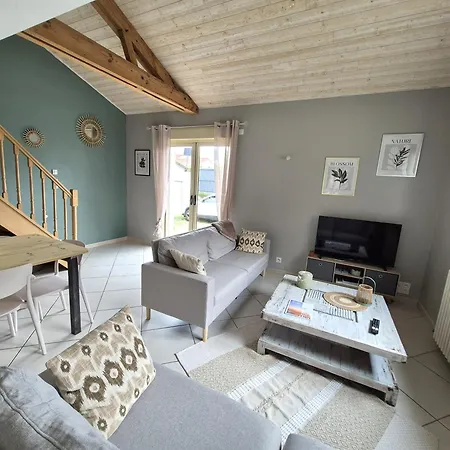 Maison De Gare, 8 Personnes, 20 Min Puy Du F Mouchamps