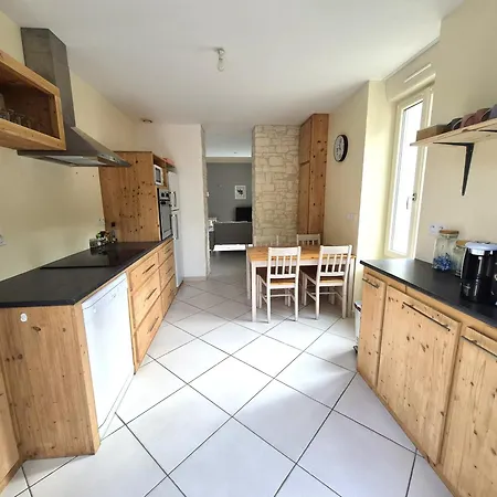 Maison De Gare, 8 Personnes, 20 Min Puy Du F Villa *