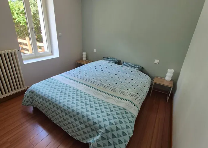 Villa Maison De Gare, 8 Personnes, 20 Min Puy Du F