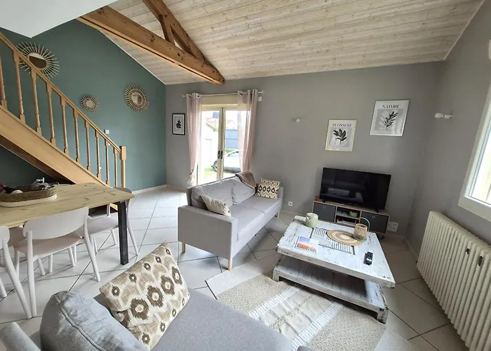 Maison De Gare, 8 Personnes, 20 Min Puy Du F Mouchamps